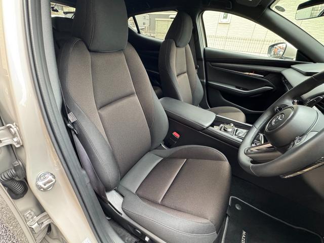 ＭＡＺＤＡ３ファストバック ＸＤ　ツーリング　全方位カメラ　ワンオーナー　パワーシート　シートメモリー　シートヒーター　ヘッドアップディスプレイ　オートハイビーム　ブラインドスポットモニター　車線逸脱警報　パドルシフト　ステアリングヒーター（57枚目）