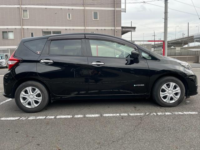 ノート ｅ－パワー　Ｘ　ＬＥＤヘッドライト　アラウンドビューモニター　ルームミラー　ヒーターミラー　フルセグＴＶ　メモリーナビ　ドライブレコーダー　タイヤ　バッテリ交換（10枚目）