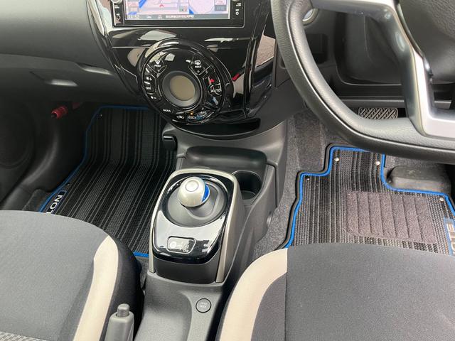 ノート ｅ－パワー　Ｘ　ＬＥＤヘッドライト　アラウンドビューモニター　ルームミラー　ヒーターミラー　フルセグＴＶ　メモリーナビ　ドライブレコーダー　タイヤ　バッテリ交換（13枚目）