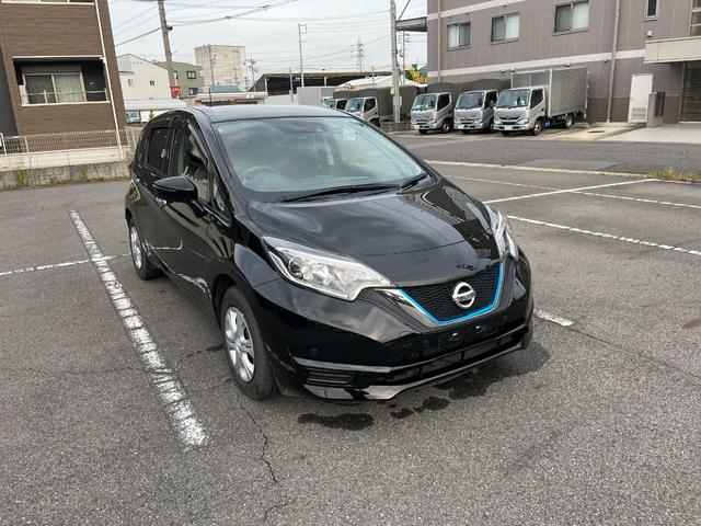 ノート ｅ－パワー　Ｘ　ＬＥＤヘッドライト　アラウンドビューモニター　ルームミラー　ヒーターミラー　フルセグＴＶ　メモリーナビ　ドライブレコーダー　タイヤ　バッテリ交換（40枚目）