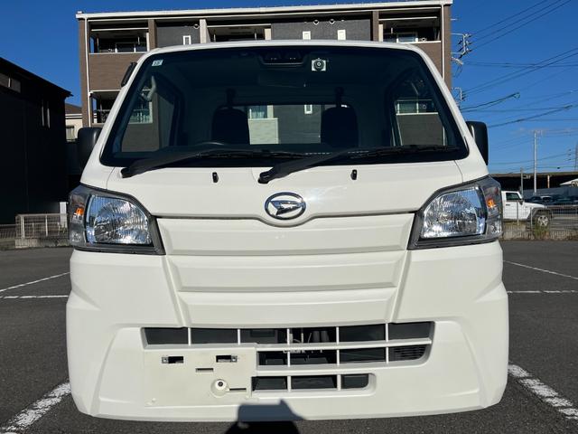 ハイゼットトラック スタンダードＳＡＩＩＩｔ　５速ミッション　スマートアシスト　衝突軽減ブレーキ　横滑り防止　ヘッドライトレベライザー　ＥＴＣ　エアコン　パワステ（4枚目）