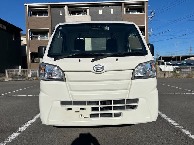 ハイゼットトラック スタンダードＳＡＩＩＩｔ　５速ミッション　スマートアシスト　衝突軽減ブレーキ　横滑り防止　ヘッドライトレベライザー　ＥＴＣ　エアコン　パワステ（5枚目）