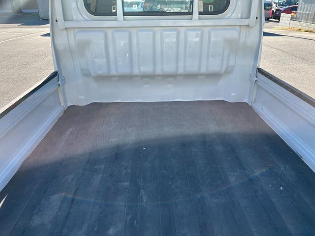 ハイゼットトラック スタンダードＳＡＩＩＩｔ　５速ミッション　スマートアシスト　衝突軽減ブレーキ　横滑り防止　ヘッドライトレベライザー　ＥＴＣ　エアコン　パワステ（14枚目）