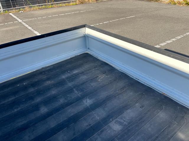 ハイゼットトラック スタンダードＳＡＩＩＩｔ　５速ミッション　スマートアシスト　衝突軽減ブレーキ　横滑り防止　ヘッドライトレベライザー　ＥＴＣ　エアコン　パワステ（16枚目）