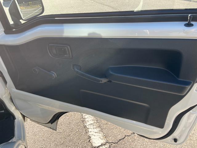 ハイゼットトラック スタンダードＳＡＩＩＩｔ　５速ミッション　スマートアシスト　衝突軽減ブレーキ　横滑り防止　ヘッドライトレベライザー　ＥＴＣ　エアコン　パワステ（21枚目）