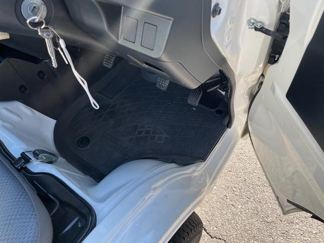 ハイゼットトラック スタンダードＳＡＩＩＩｔ　５速ミッション　スマートアシスト　衝突軽減ブレーキ　横滑り防止　ヘッドライトレベライザー　ＥＴＣ　エアコン　パワステ（22枚目）