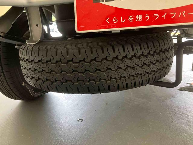 ハイゼットトラック スタンダードＳＡＩＩＩｔ／４ＷＤ／５ＭＴ　ＡＭ／ＦＭラジオ　マニュアルエアコン　パワステ　三方開（16枚目）