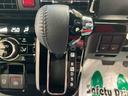 インパネシフトで足元も広々