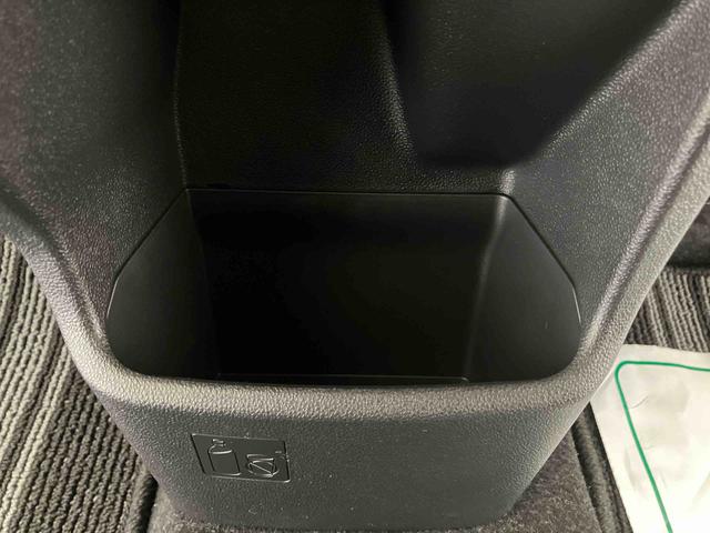 前席収納ケース