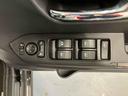 運転席からも操作できるパワーウィンドウ&電動ドアミラースイッチ
