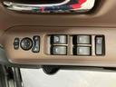 運転席からも操作できるパワーウィンドウ&電動ドアミラースイッチ