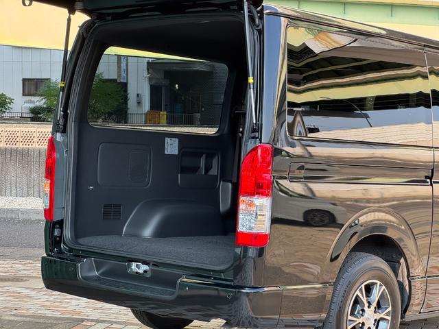 ハイエースバン スーパーＧＬダークプライム２　４ＷＤ　デジタルインナーミラー　ＯＰ１５インチＡＷ　寒冷地仕様　両側パワースライドドア　ハーフレザーシート　ＬＥＤヘッド　ＬＥＤフォグ　ＴＳＳ　クリアランスソナー　純正ホイール　ＡＣ１００Ｖ（31枚目）