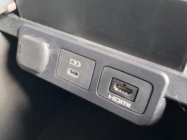 アルファードハイブリッド エグゼクティブラウンジ　４ＷＤ　１４型後席モニター　ＪＢＬサウンド　ユニバーサルステップ　左右独立ムーンルーフ　パノマミックビューモニター　トヨタメームメイト　アドバンスドパーク　ヘッドアップディスプレイ　ＢＳＭ　ＨＤＭＩ（47枚目）