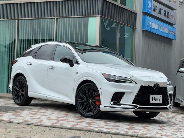 ＲＸ ＲＸ５００ｈ　Ｆスポーツパフォーマンス　パノラマルーフ　デジタルインナーミラー　オレンジキャリパー　輻射ヒーター　アドバンスドパーク　ＢＳＭ　赤レザーシート　１４型ディスプレイナビ　ＨＤＭＩ　２．０ＥＴＣ　パワートランクドア（5枚目）