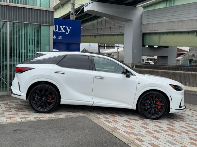 ＲＸ ＲＸ５００ｈ　Ｆスポーツパフォーマンス　パノラマルーフ　デジタルインナーミラー　オレンジキャリパー　輻射ヒーター　アドバンスドパーク　ＢＳＭ　赤レザーシート　１４型ディスプレイナビ　ＨＤＭＩ　２．０ＥＴＣ　パワートランクドア（19枚目）