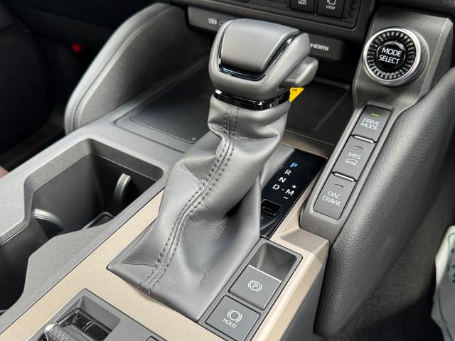 ランドクルーザー２５０ ＺＸファーストエディション　モデリスタ　１２．３コネクティッドナビ　パノラミックビュー　ＪＢＬサウンド　サンルーフ　　デジタルインナーミラー　ブラックルーフレール　ＢＳＭ　　純正ドラレコ　ヘッドアップ　空気圧センサー（57枚目）