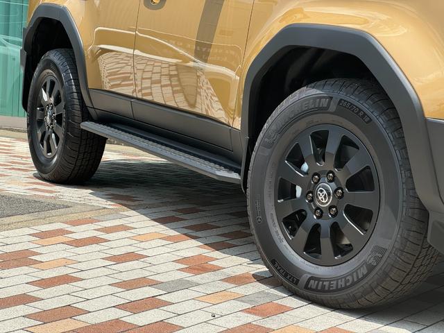 ランドクルーザー２５０ ＺＸファーストエディション　１２．３コネクティッドナビ　ＪＢＬサウンド　サンルーフ　丸目ヘッドランプ　デジタルインナーミラー　ルーフレール　純正１８インチＡＷ　ハンズフリーパワーバック　トヨタチームメイト　ＢＳＭ（24枚目）