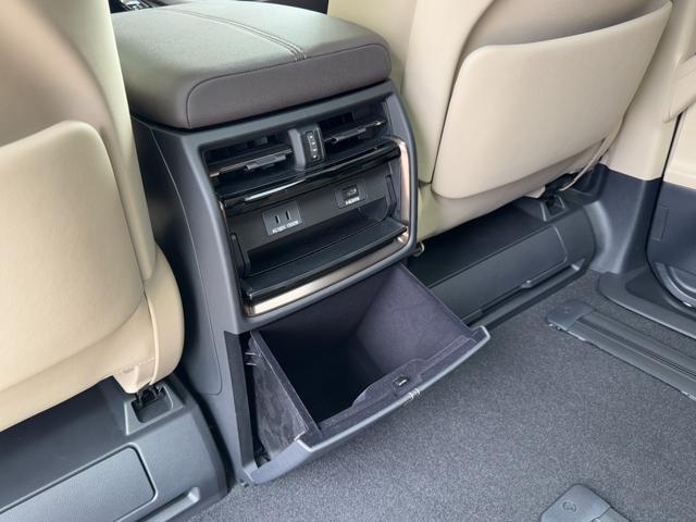 アルファードハイブリッド エグゼクティブラウンジ　モデリスタエアロ　４ＷＤ　１４型後席モニター　ＪＢＬサウンド　ユニバーサルステップ　左右独立ムーンルーフ　パノマミックビューモニター　トヨタメームメイト　アドバンスドパーク　ヘッドアップディスプレイ（58枚目）