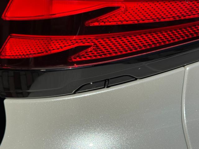 アルファードハイブリッド Ｚ　左右独立ムーンルーフ　トヨタチームメイト　カラーヘッドアップディスプレイ　１３．２型後席ディスプレイ　デジタルインナーミラー　ＢＳＭ　パノマミックビューモニター　アドバンスドパーク　２．０ＥＴＣ（29枚目）