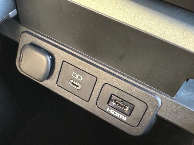 アルファードハイブリッド Ｚ　左右独立ムーンルーフ　トヨタチームメイト　カラーヘッドアップディスプレイ　１３．２型後席ディスプレイ　デジタルインナーミラー　ＢＳＭ　パノマミックビューモニター　アドバンスドパーク　２．０ＥＴＣ（53枚目）