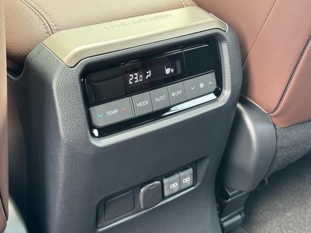 TOYOTA LAND CRUISER 250