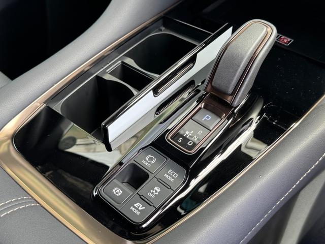 TOYOTA ALPHARD HYBRID Z