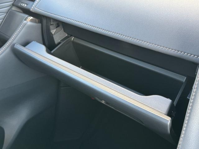 アルファードハイブリッド 　モデリスタエアロ　左右独立ムーンルーフ　４ＷＤ　純正１４インチオーディオ　パノラミックビュー　デジタルインナーミラー　寒冷地仕様　トヨタチームメイト　ＥＴＣ２．０　シートヒーター　ベンチレーション（58枚目）