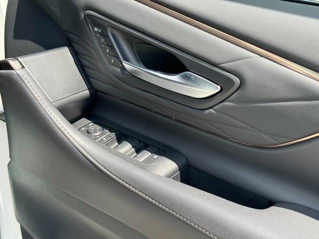 マイコンプリセットドライビングポジションシステム搭載☆彡ステアリング・シート・ドアミラーを記憶してくれます！！