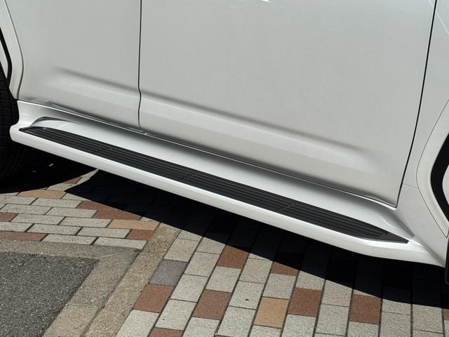 ステップがついておりますので、乗り降りが簡単です☆