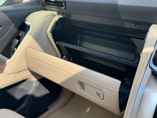 グローブボックス付き☆車検ケースなどの収納可能です☆