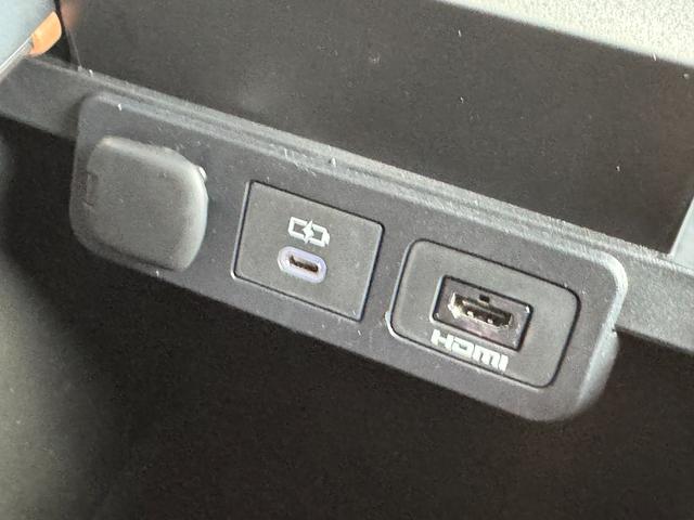 ヴェルファイアハイブリッド Z プレミア 左右独立式ムーンルーフ 14インチコネクトナビ パノラミックビューモニター トヨタメームメイト HUD BSM デジタルミラー 13.2型後席ディスプレイ 2.0ETC パワートランクドア(59枚目)