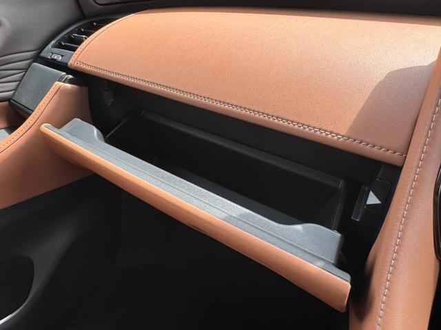 ヴェルファイアハイブリッド Z プレミア 左右独立式ムーンルーフ 14インチコネクトナビ パノラミックビューモニター トヨタメームメイト HUD BSM デジタルミラー 13.2型後席ディスプレイ 2.0ETC パワートランクドア(62枚目)