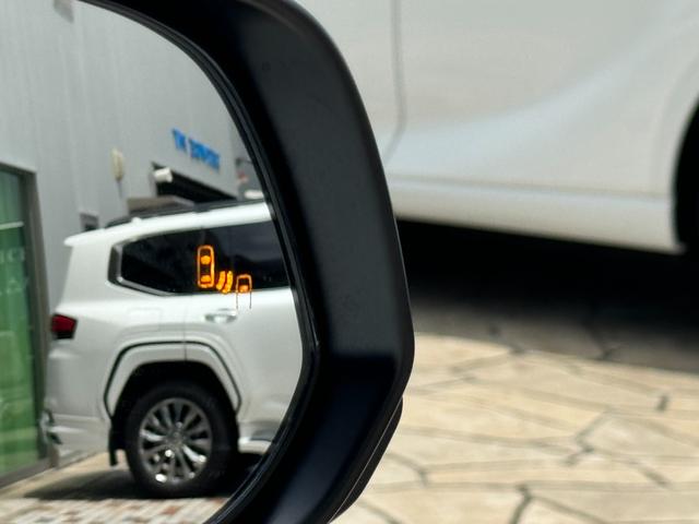 ブライドスポットモニター（ＢＳＭ）☆走行中、ドアミラーにて、後側方エリアに存在する車両に加えて、接近車両などを知らせてくれる機能☆ブザーなどでも知らせくれます☆