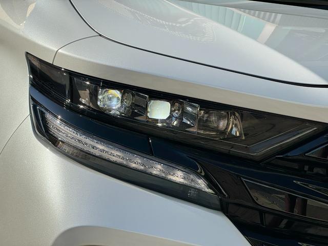 ヴェルファイアハイブリッド Ｚ　プレミア　左右独立ムーンルーフ　ＪＢＬサウンド　　デジタルインナーミラー　１４インチフリップダウンモニター　寒冷地　純正ナビ　パノラミックビュー　ステップ　ブラウン内装　トヨタチームメイト　ＡＣ１００Ｖ　ＨＵＤ（22枚目）