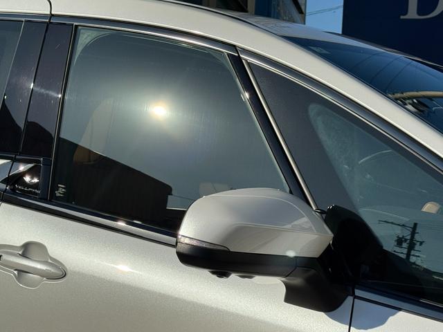 ヴェルファイアハイブリッド Ｚ　プレミア　左右独立ムーンルーフ　ＪＢＬサウンド　　デジタルインナーミラー　１４インチフリップダウンモニター　寒冷地　純正ナビ　パノラミックビュー　ステップ　ブラウン内装　トヨタチームメイト　ＡＣ１００Ｖ　ＨＵＤ（25枚目）