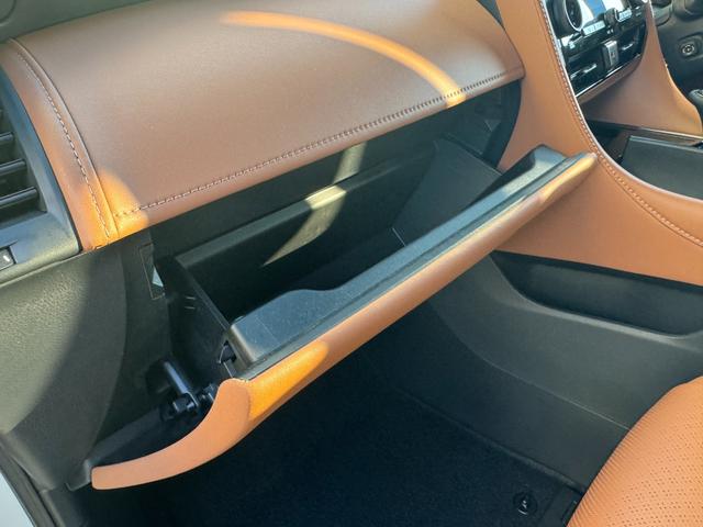 ヴェルファイアハイブリッド Ｚ　プレミア　左右独立ムーンルーフ　ＪＢＬサウンド　　デジタルインナーミラー　１４インチフリップダウンモニター　寒冷地　純正ナビ　パノラミックビュー　ステップ　ブラウン内装　トヨタチームメイト　ＡＣ１００Ｖ　ＨＵＤ（60枚目）