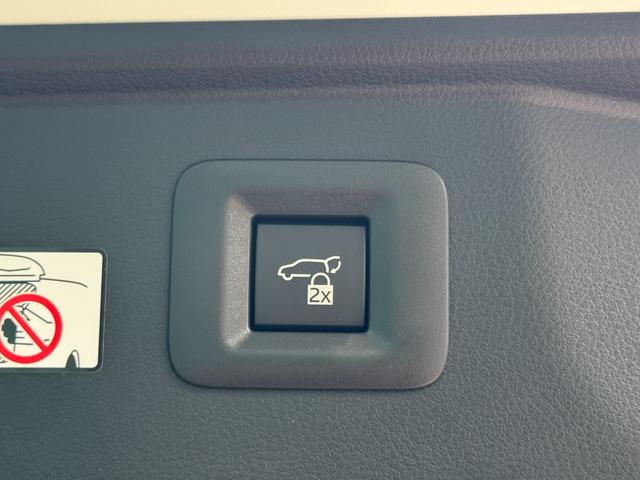 ヴェルファイアハイブリッド Ｚ　プレミア　左右独立ムーンルーフ　デジタルインナーミラー　純正１４インチナビ　パノラミックビュー　１３．２型有機ＥＬ後席ディスプレイ　ユニバーサルステップ　　ブラウン内装　トヨタチームメイト　アドバンスパーク（72枚目）