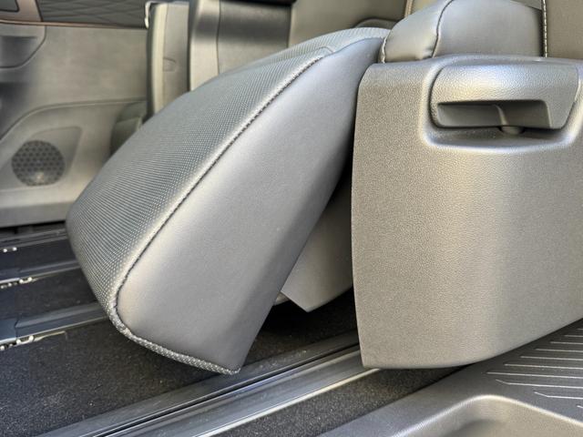 アルファードハイブリッド Ｚ　純正１４インチコネクトナビ　１３．２型有機ＥＬ後席ディスプレイ　パノラミックビューモニター　トヨタチームメイト　デジタルインナーミラー　ヘッドアップディスプレイ　　２．０ＥＴＣ　Ｄミラー　スペアタイヤ（60枚目）