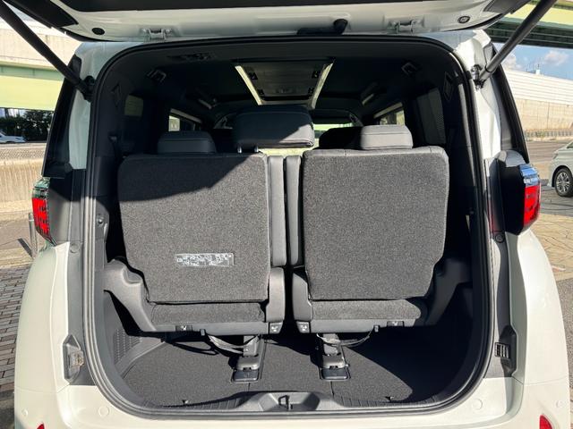 アルファードハイブリッド Ｚ　純正１４インチコネクトナビ　１３．２型有機ＥＬ後席ディスプレイ　パノラミックビューモニター　トヨタチームメイト　デジタルインナーミラー　ヘッドアップディスプレイ　　２．０ＥＴＣ　Ｄミラー　スペアタイヤ（69枚目）