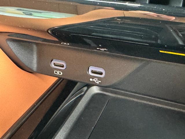 ヴェルファイア Ｚ　プレミア　左右独立ムーンルーフ　モデリスタエアロ　純正ナビ　ＪＢＬ　デジタルインナーミラー　純正１４インチフリップダウンモニター　ユニバサルステップ　ブラウンシート　パノマミックビューモニター　ＢＳＭ（43枚目）