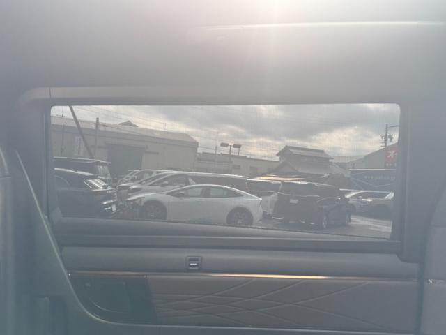 ヴェルファイア Ｚ　プレミア　左右独立ムーンルーフ　モデリスタエアロ　純正ナビ　ＪＢＬ　デジタルインナーミラー　純正１４インチフリップダウンモニター　ユニバサルステップ　ブラウンシート　パノマミックビューモニター　ＢＳＭ（74枚目）