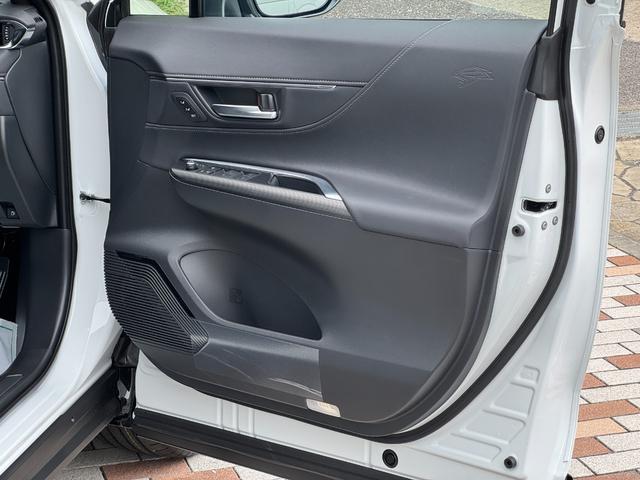 ハリアーハイブリッド Z レザーパッケージ・ナイトシェード 調光パノラマルーフ JBL 寒冷地仕様 デジタルインナーミラー 全周囲カメラ 12.3インチナビゲーション ヘッドアップカラーディスプレイ パワーバックドア ナイトシェード専用19インチAW(31枚目)