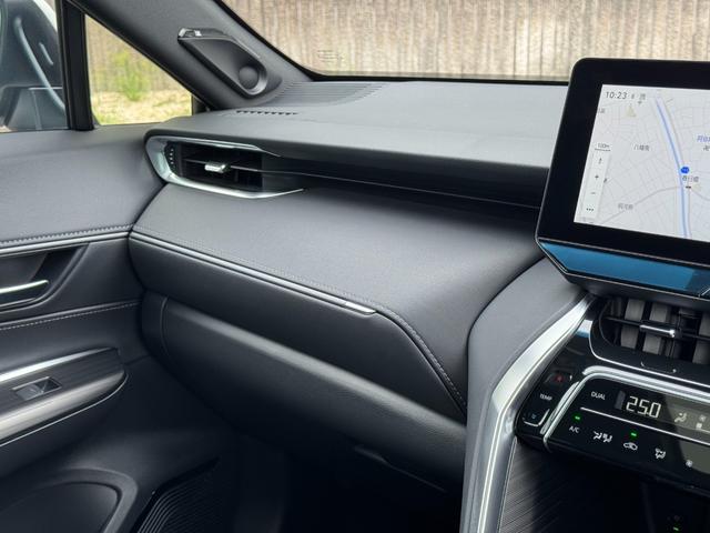 ハリアーハイブリッド Ｚ　レザーパッケージ・ナイトシェード　調光パノラマルーフ　ＪＢＬ　　寒冷地仕様　デジタルインナーミラー　全周囲カメラ　１２．３インチナビゲーション　ヘッドアップカラーディスプレイ　パワーバックドア　ナイトシェード専用１９インチＡＷ（51枚目）