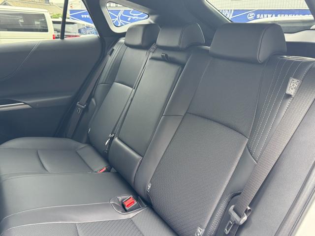 ハリアーハイブリッド Ｚ　レザーパッケージ・ナイトシェード　調光パノラマルーフ　ＪＢＬ　　寒冷地仕様　デジタルインナーミラー　全周囲カメラ　１２．３インチナビゲーション　ヘッドアップカラーディスプレイ　パワーバックドア　ナイトシェード専用１９インチＡＷ（55枚目）