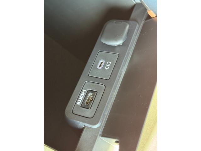 ヴェルファイアハイブリッド Ｚ　プレミア　ＧＲエアロセット　デジタルインナーミラー　左右独立ムーンルーフ　トヨタチームメイト　カラーヘッドアップディスプレイ　純正１３．２型後席ディスプレイ　ブラウン内装　ＢＳＭ　パワートランクドア　ＨＤＭＩ（43枚目）