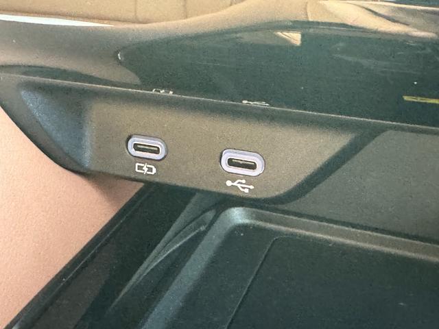 ヴェルファイアハイブリッド Ｚ　プレミア　左右独立ムーンルーフ　ＪＢＬサウンド　　デジタルインナーミラー　１４インチフリップダウンモニター　寒冷地　純正ナビ　パノラミックビュー　ステップ　ブラウン内装　トヨタチームメイト　ＡＣ１００Ｖ　ＨＵＤ（54枚目）