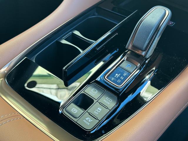 ヴェルファイアハイブリッド Ｚ　プレミア　左右独立ムーンルーフ　ＪＢＬサウンド　　デジタルインナーミラー　１４インチフリップダウンモニター　寒冷地　純正ナビ　パノラミックビュー　ステップ　ブラウン内装　トヨタチームメイト　ＡＣ１００Ｖ　ＨＵＤ（56枚目）