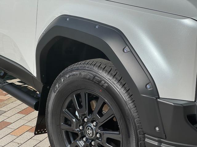 ランドクルーザー２５０ ＶＸ　ＪＡＯＳフロントバンパーカバー　ＪＡＯＳオーバーフェンダー　ＪＡＯＳサイドステップ　ＪＡＯＳマッドガード　ＪＡＯＳアンダーガード　丸目ヘッドライト　トヨタメームメイト　デジタルミラー　サンルーフ（7枚目）