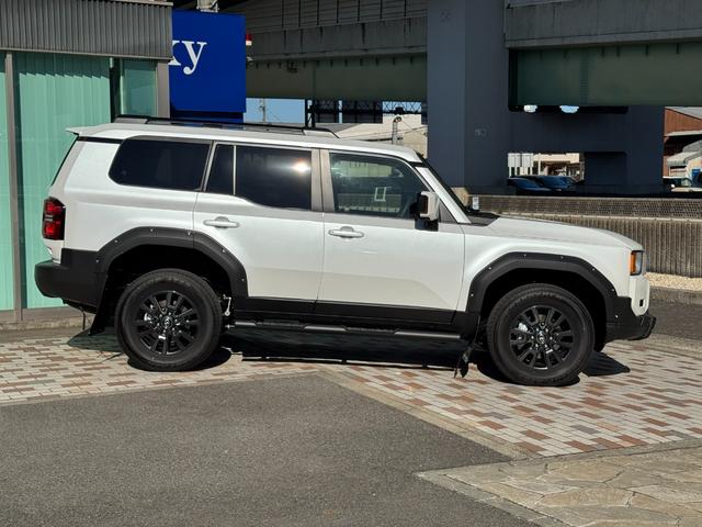 ランドクルーザー２５０ ＶＸ　ＪＡＯＳフロントバンパーカバー　ＪＡＯＳオーバーフェンダー　ＪＡＯＳサイドステップ　ＪＡＯＳマッドガード　ＪＡＯＳアンダーガード　丸目ヘッドライト　トヨタメームメイト　デジタルミラー　サンルーフ（24枚目）