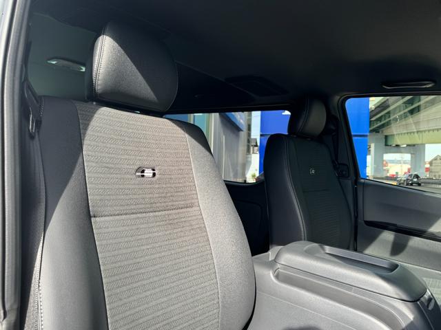 ハイエースバン スーパーGLダークプライムS 4WD デジタルインナーミラー OP15インチAW 寒冷地仕様 両側パワースライドドア 専用ショックアブソーバー ハーフレザーシート LEDヘッド LEDフォグ スカッフプレート AC100V(34枚目)